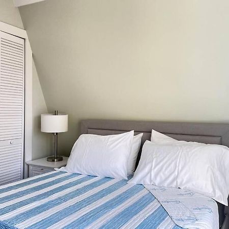 Newly Renovated Carriage House Near Town & Beaches Madison Bagian luar foto