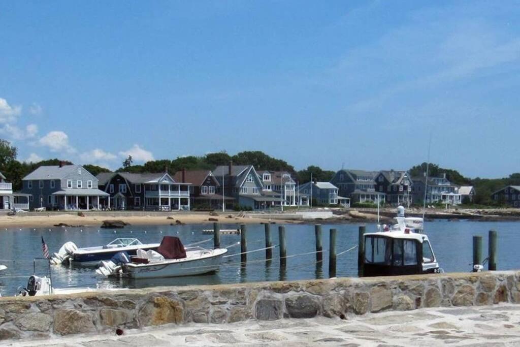 Newly Renovated Carriage House Near Town & Beaches Madison Bagian luar foto