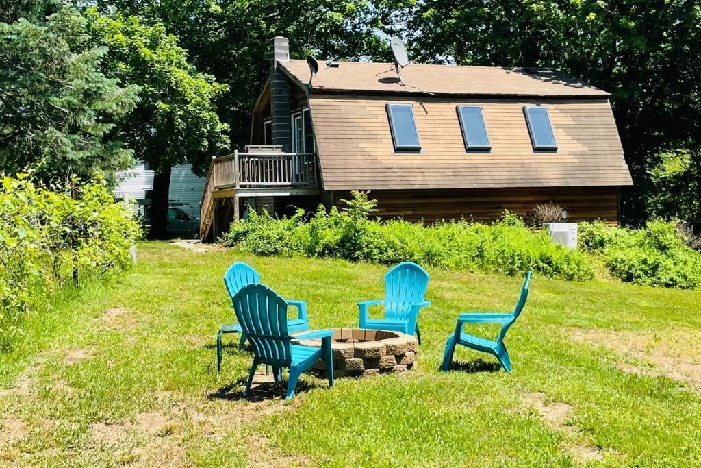 Newly Renovated Carriage House Near Town & Beaches Madison Bagian luar foto