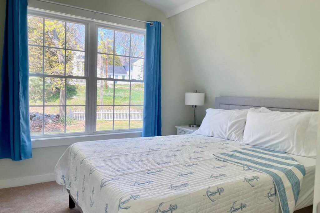Newly Renovated Carriage House Near Town & Beaches Madison Bagian luar foto